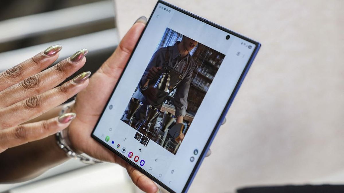 Samsung Galaxy Z Fold7 resmi meluncur dengan kamera utama 200 MP dan bodi paling tipis di kelasnya